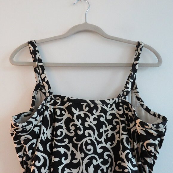 MIRACLESUIT Black and White Flyaway Swim Tankini in Love Scroll Knot - Size US 8 - Picture 10 of 13